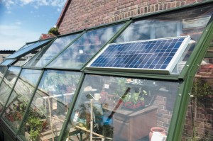 solarmate-solar-panel-on-greenhouse-rs          